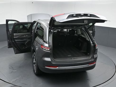 Used 2022 Jeep Grand Cherokee Limited 4xe image 52