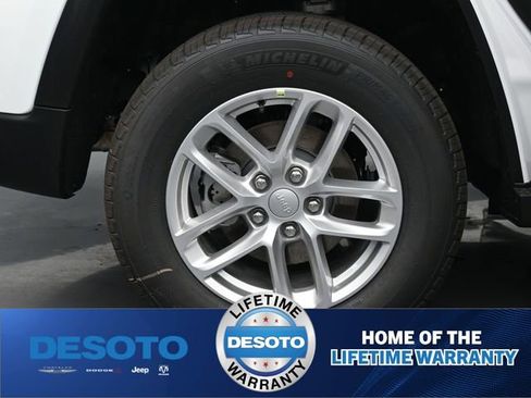 New 2026 Jeep Grand Cherokee Laredo X RWD image 31