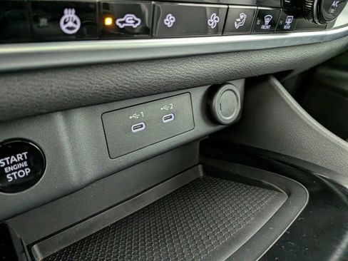 Used 2024 Nissan Rogue SV w/ SV Premium Package image 10