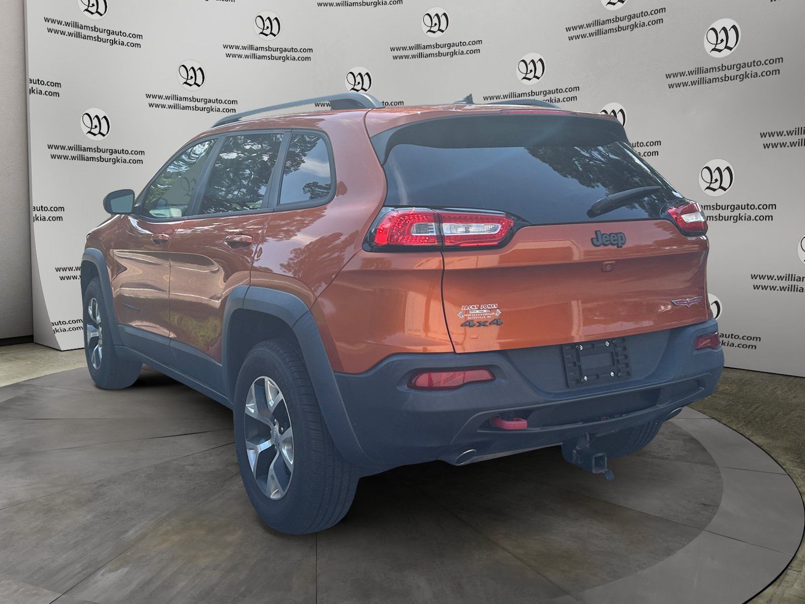 Used 2015 Jeep Cherokee Trailhawk w/ Leather Interior Group AWD/4WD image 3