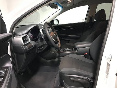 Used 2020 Kia Sorento FWD V6 image 10