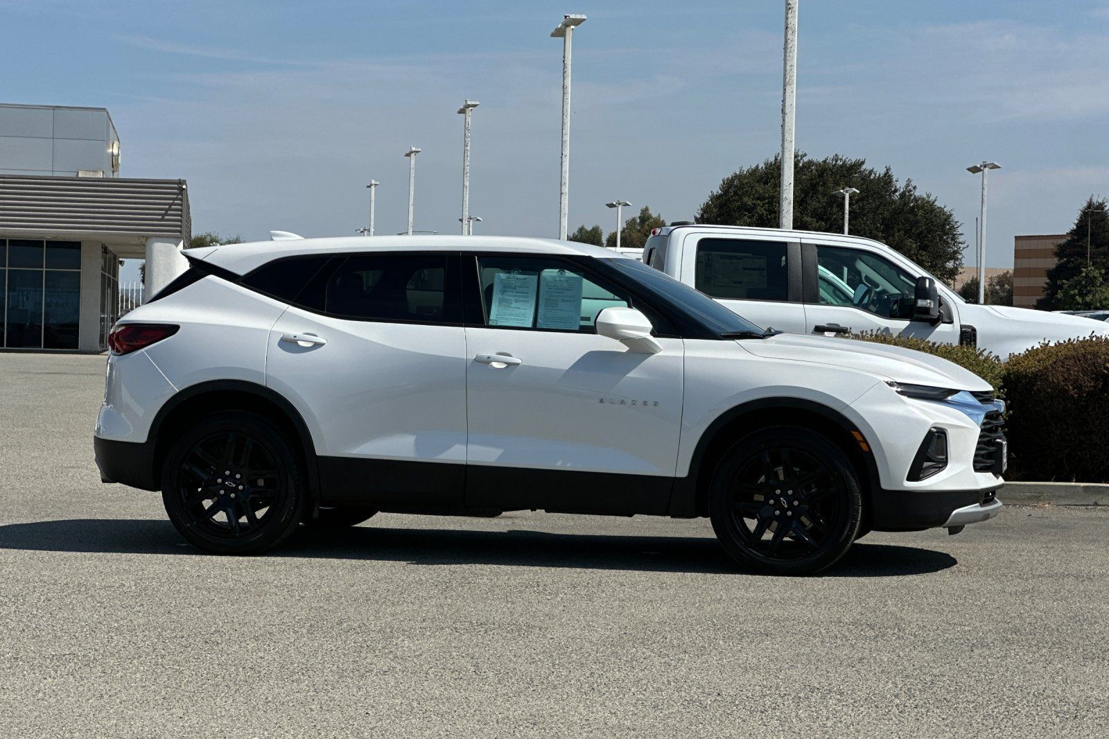 Used 2022 Chevrolet Blazer LT FWD image 3