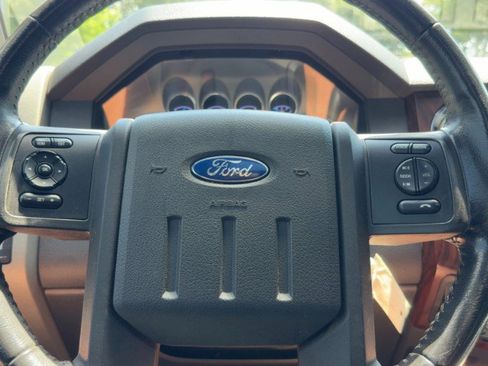 Used 2011 Ford F250 Lariat w/ Lariat Ultimate Pkg AWD/4WD image 16