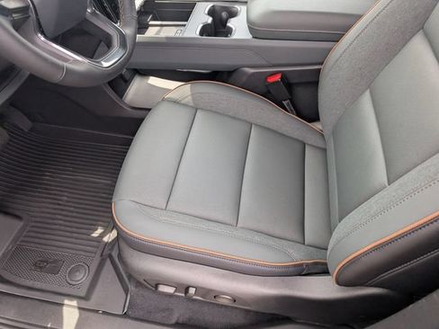 New 2026 GMC Acadia AT4 w/ Luxury Package AWD/4WD image 22