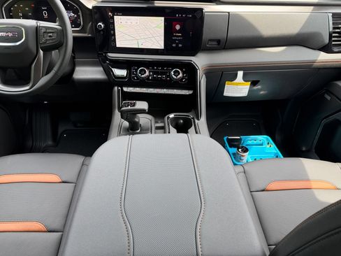 New 2026 GMC Sierra 1500 AT4 w/ AT4 Preferred Package AWD/4WD image 19