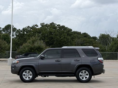 Used 2017 Toyota 4Runner SR5 Premium RWD image 6