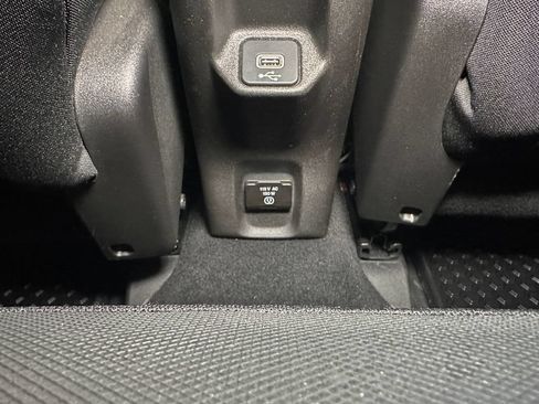 Used 2022 Jeep Renegade Altitude w/ Convenience Group AWD/4WD image 26