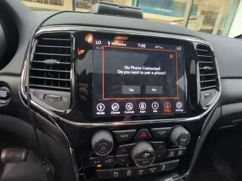 Used 2020 Jeep Grand Cherokee Altitude RWD image 17