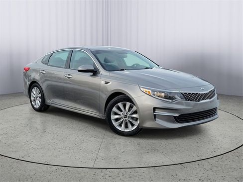 Used 2018 Kia Optima EX image 1