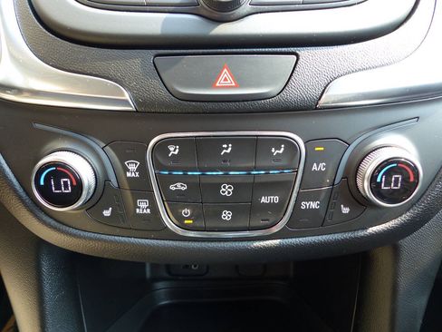 Used 2018 Chevrolet Equinox LT AWD/4WD image 52