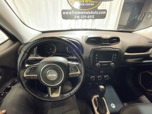 Used 2017 Jeep Renegade Latitude w/ Cold Weather Group AWD/4WD image 21