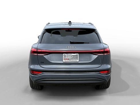 Used 2025 Audi Q6 e-tron Premium Plus w/ Premium Plus AWD/4WD image 4