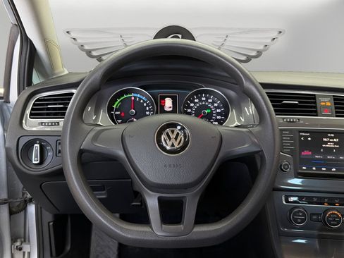 Used 2016 Volkswagen e-Golf SE FWD image 12