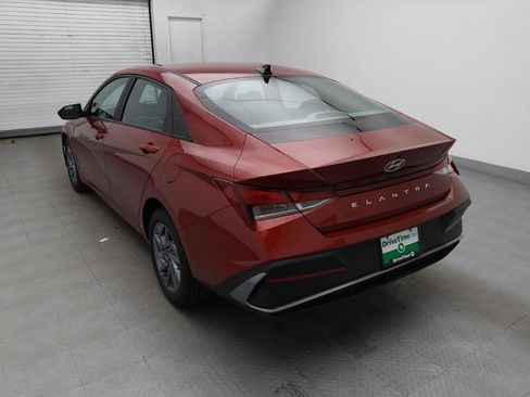Used 2024 Hyundai Elantra SEL image 5
