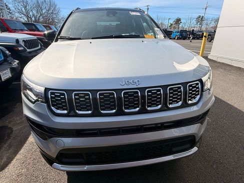 Used 2025 Jeep Compass Limited w/ Elite Group image 3