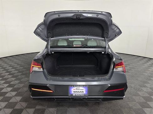 Used 2024 Hyundai Elantra Limited FWD image 19
