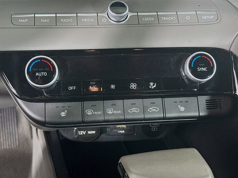 Used 2025 Hyundai Elantra SEL FWD image 24