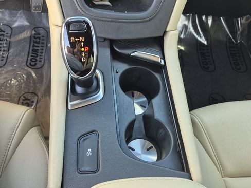 Used 2019 Cadillac XT5 FWD image 26