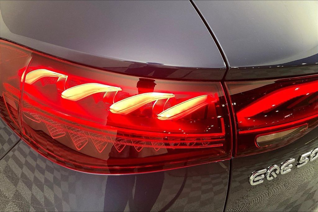 Certified 2023 Mercedes-Benz EQE 500 4MATIC SUV image 24