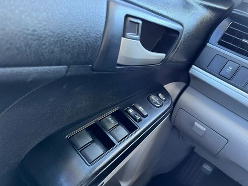 Used 2014 Toyota Camry L image 15