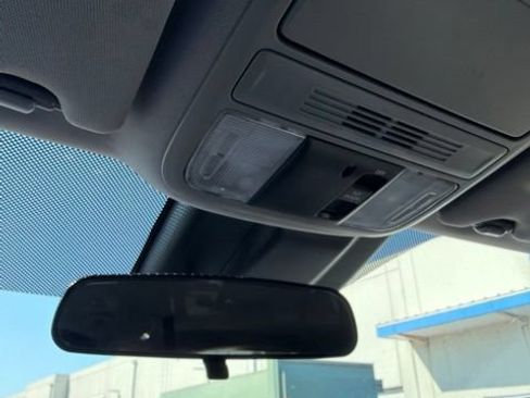 Used 2018 Honda Odyssey EX image 15