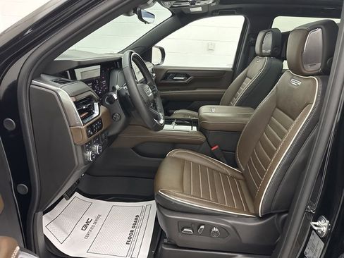 Used 2025 GMC Yukon Denali Ultimate AWD/4WD image 20