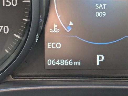 Used 2017 Jaguar F-PACE Prestige image 31