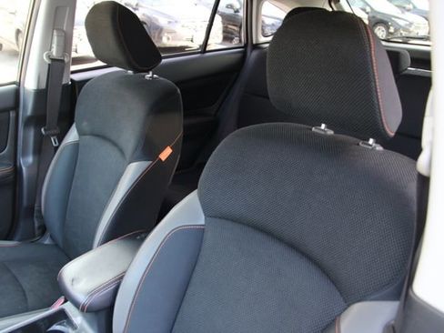 Used 2017 Subaru Crosstrek 2.0i Premium image 14