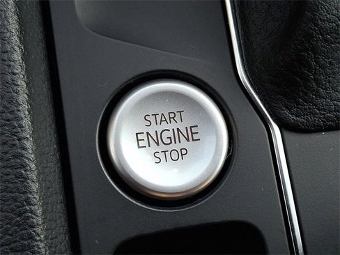 Used 2022 Volkswagen Atlas SEL image 23