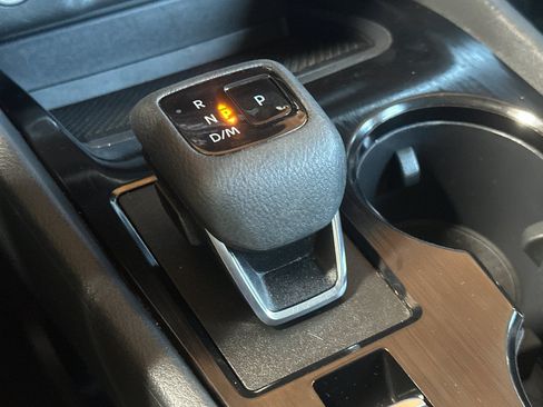 Used 2023 Nissan Rogue SV FWD image 18