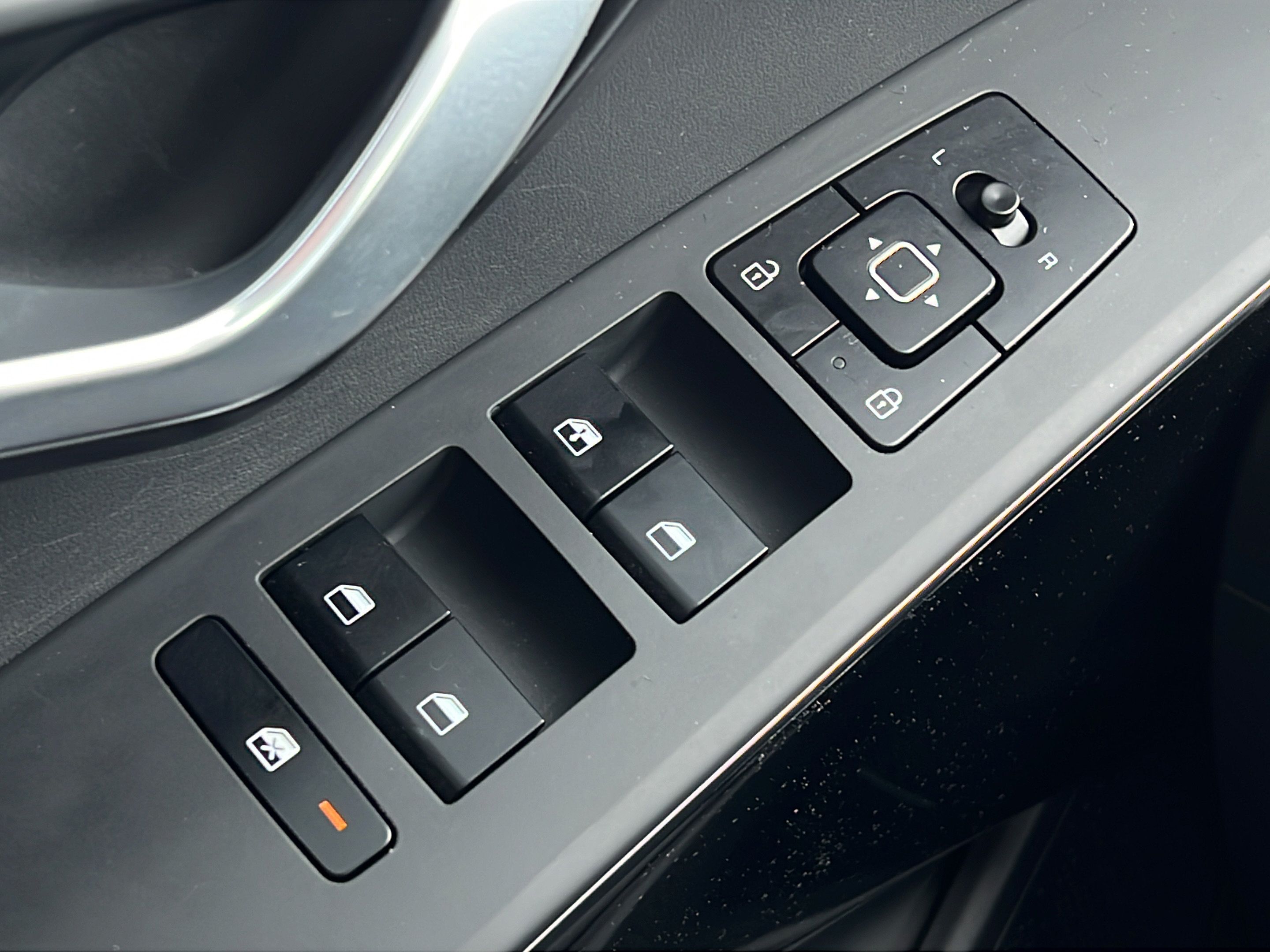 Certified 2024 Kia Niro EX FWD image 21
