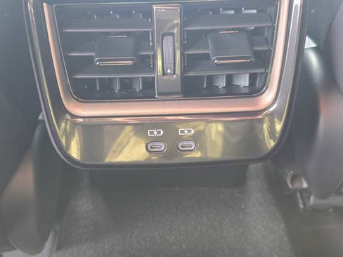 Used 2025 Toyota Crown Signia XLE image 19