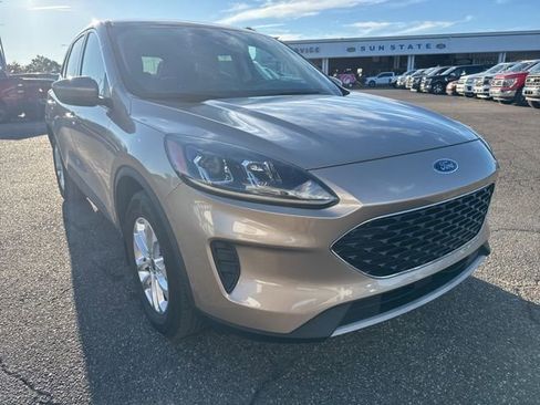 Certified 2020 Ford Escape SE image 4