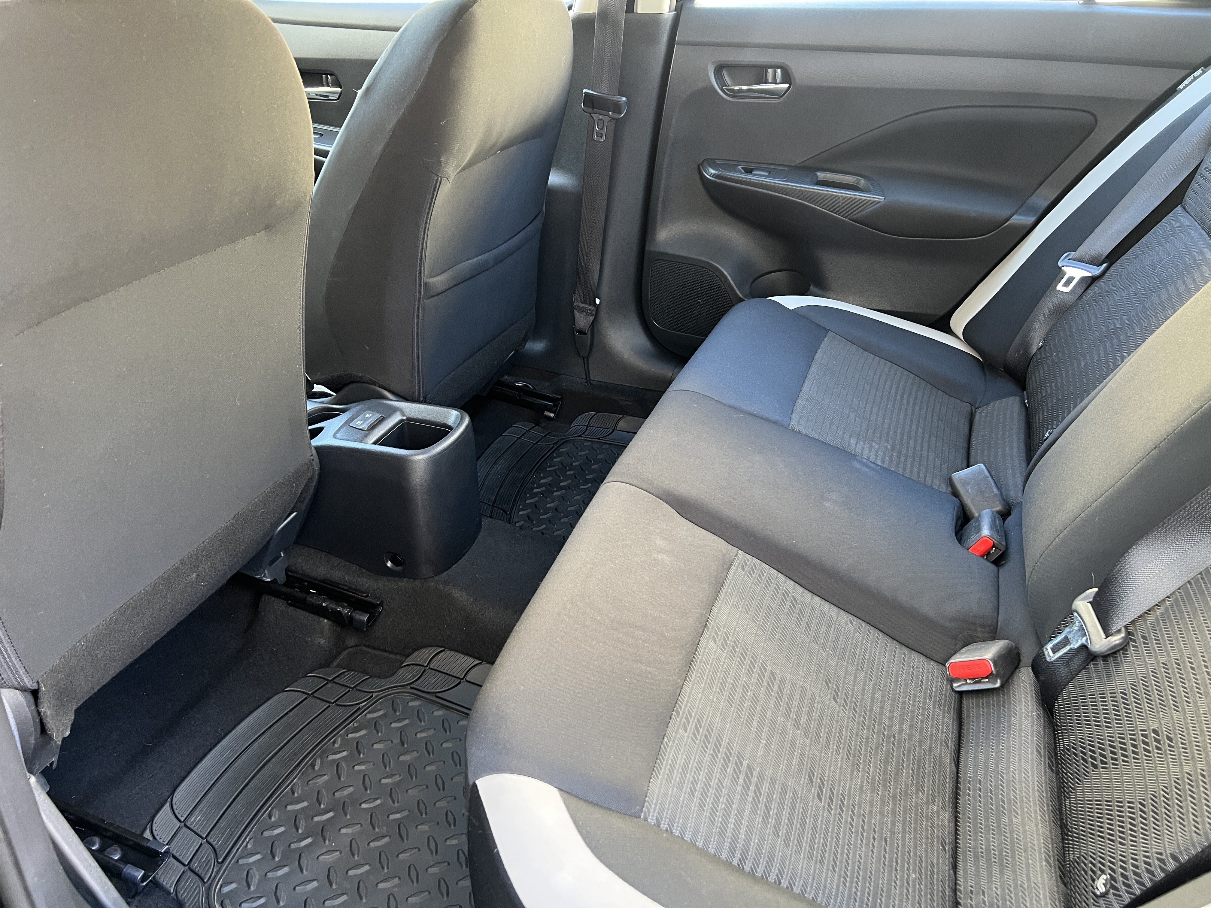 Used 2021 Nissan Versa SV FWD image 16