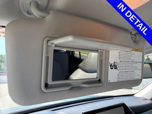 Used 2024 Toyota Highlander XLE AWD/4WD image 39