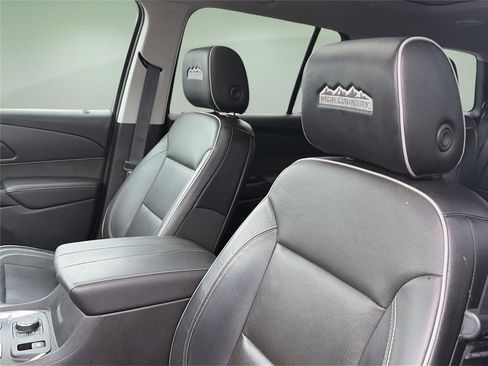 Used 2020 Chevrolet Traverse High Country image 30