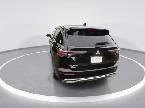 New 2025 Mitsubishi Outlander SE image 7