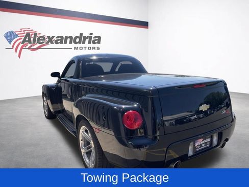 Used 2005 Chevrolet SSR w/ Preferred Equipment Group RWD image 6
