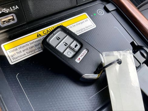 Used 2022 Honda CR-V Touring image 14