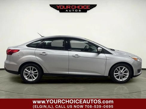Used 2017 Ford Focus SE image 6