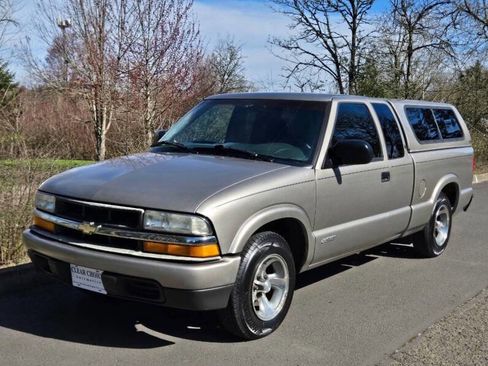 Used 2003 Chevrolet S10 Pickup LS image 6