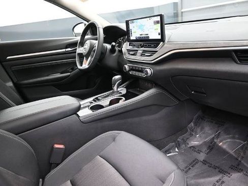 Certified 2023 Nissan Altima 2.5 SV w/ SV Premium Package AWD/4WD image 19