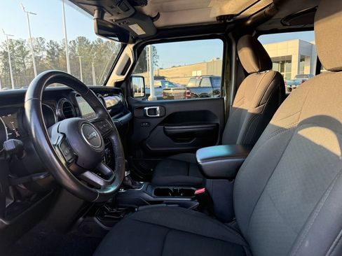 Used 2022 Jeep Gladiator Sport image 9