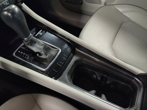 Used 2022 Jeep Compass Latitude FWD image 26