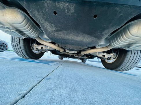 Used 2020 Ford Explorer XLT image 38