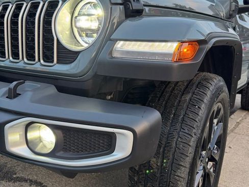 Used 2025 Jeep Wrangler Unlimited Sahara w/ Safety Group AWD/4WD image 10
