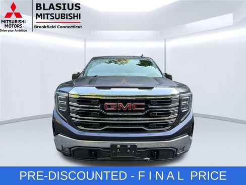 Used 2023 GMC Sierra 1500 SLT w/ SLT Premium Package AWD/4WD image 4