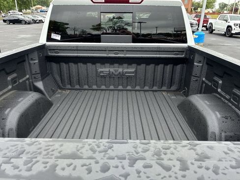 New 2026 GMC Sierra 1500 SLE w/ Preferred Package AWD/4WD image 19