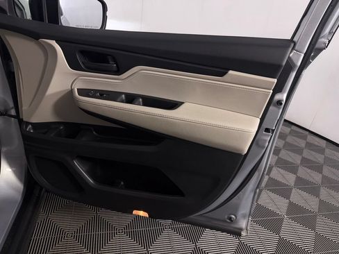Used 2025 Honda Odyssey EX-L image 29