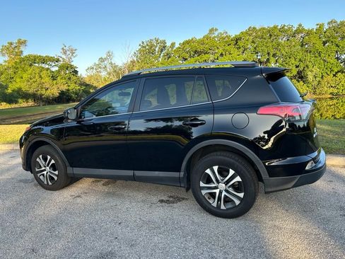 Used 2016 Toyota RAV4 LE image 3